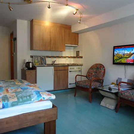 Artist & Garni Aparthotel