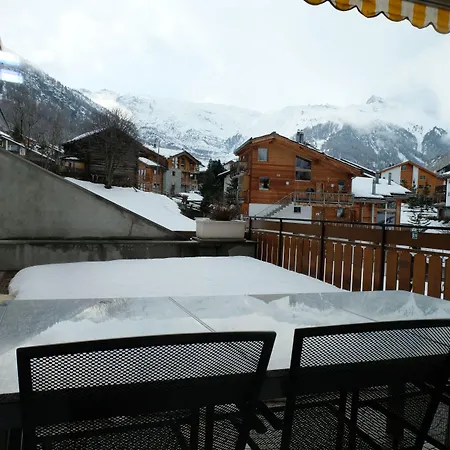 Artist & Garni Aparthotel 3*