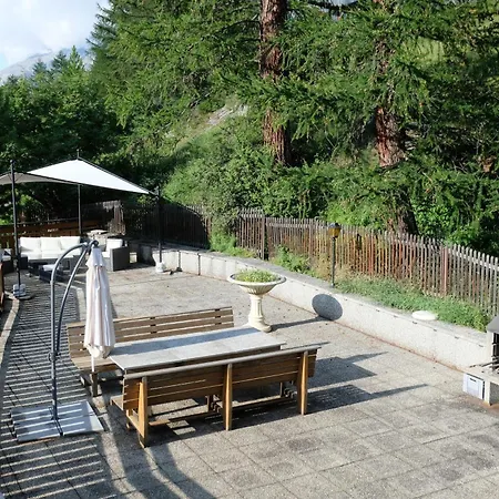 Ξενοδοχείο με διαμερίσματα Artist & Garni Ζερμάτ