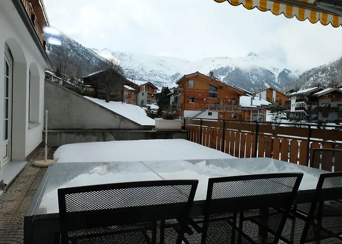 Artist & Garni Апарт-готель 3*