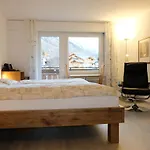 Artist & Garni Aparthotel